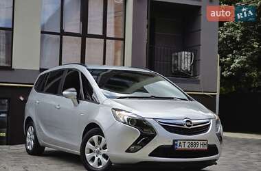 Минивэн Opel Zafira Tourer 2016 в 
