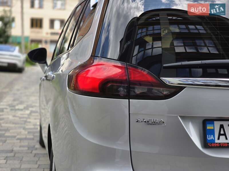 Минивэн Opel Zafira Tourer 2016 в Черновцах