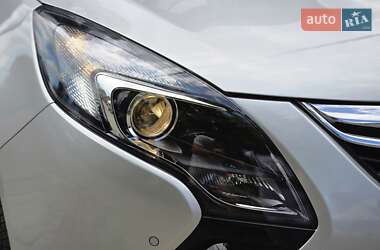 Минивэн Opel Zafira Tourer 2016 в 