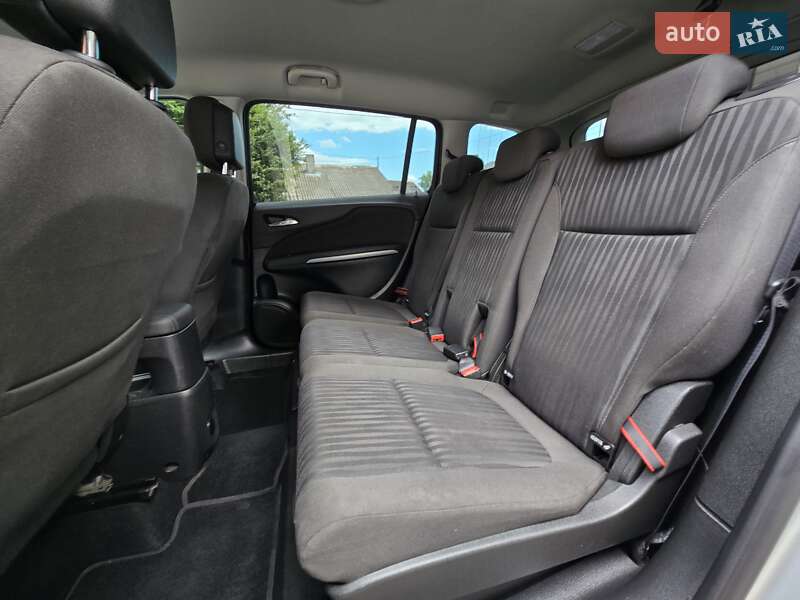 Минивэн Opel Zafira Tourer 2016 в Черновцах
