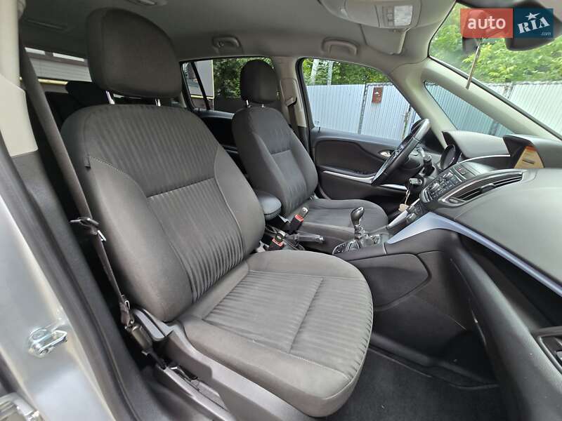 Минивэн Opel Zafira Tourer 2016 в Черновцах