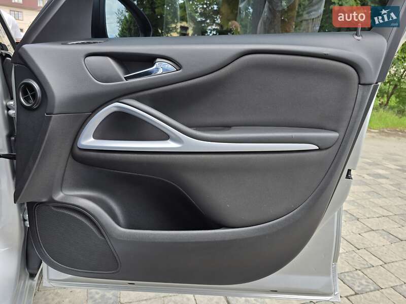 Минивэн Opel Zafira Tourer 2016 в Черновцах