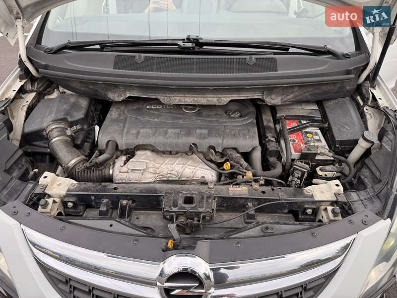 Мінівен Opel Zafira Tourer 2013 в Чернігові