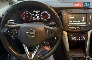 Минивэн Opel Zafira Tourer 2017 в 