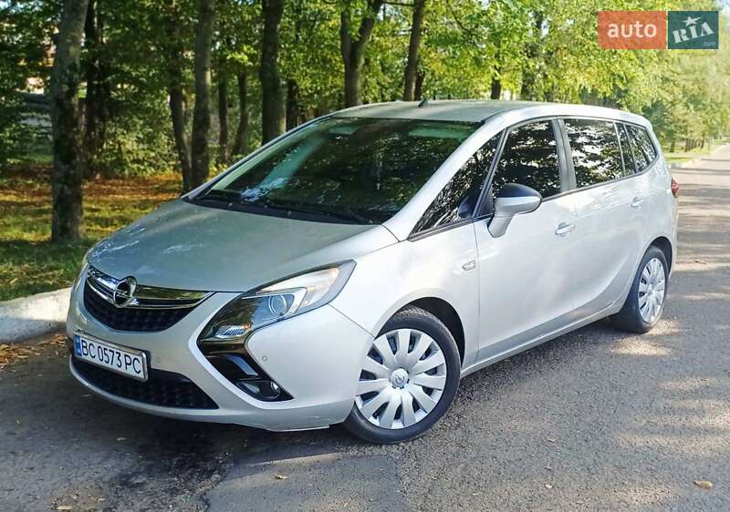 Минивэн Opel Zafira Tourer 2015 в Стрые