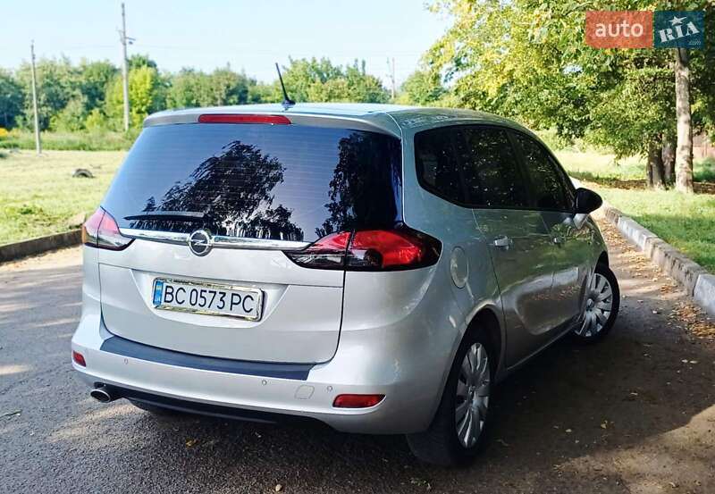 Минивэн Opel Zafira Tourer 2015 в Стрые
