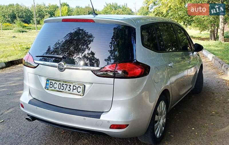 Минивэн Opel Zafira Tourer 2015 в Стрые