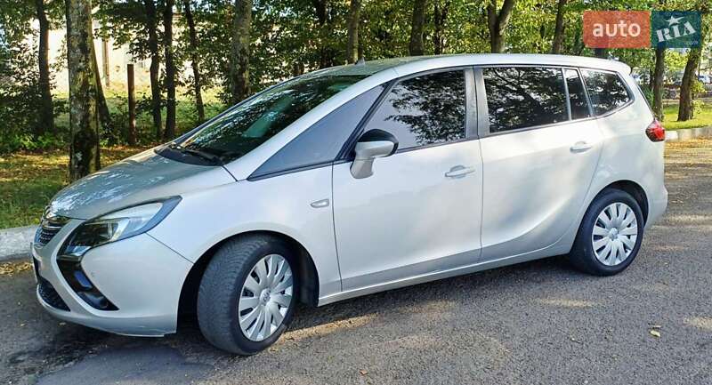 Минивэн Opel Zafira Tourer 2015 в Стрые