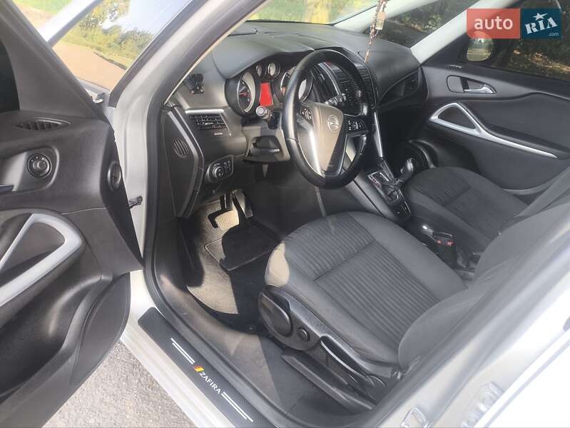 Минивэн Opel Zafira Tourer 2015 в Стрые