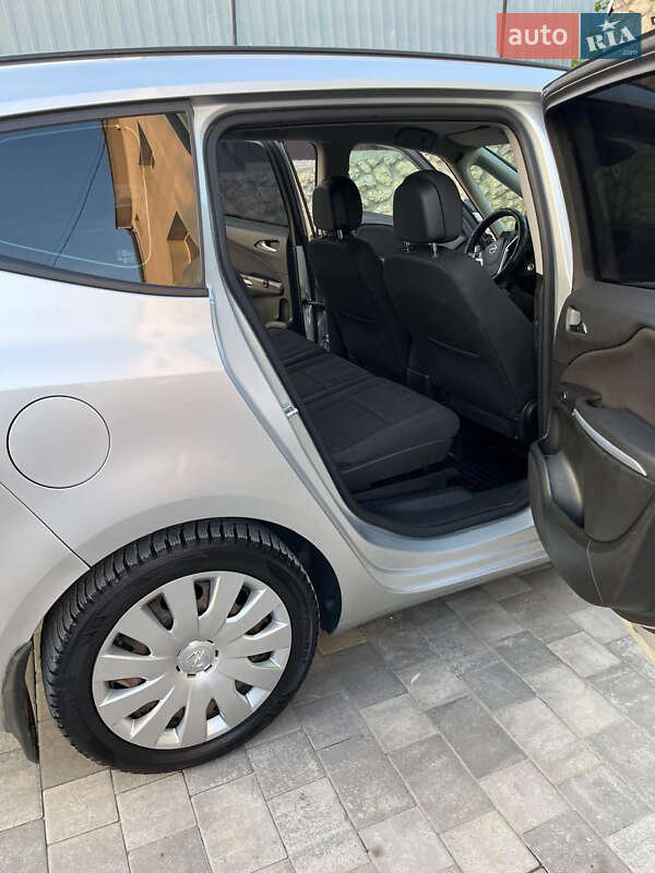 Мінівен Opel Zafira Tourer 2013 в Тернополі