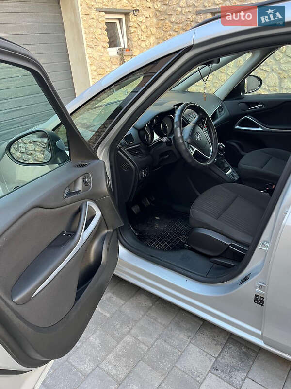 Мінівен Opel Zafira Tourer 2013 в Тернополі