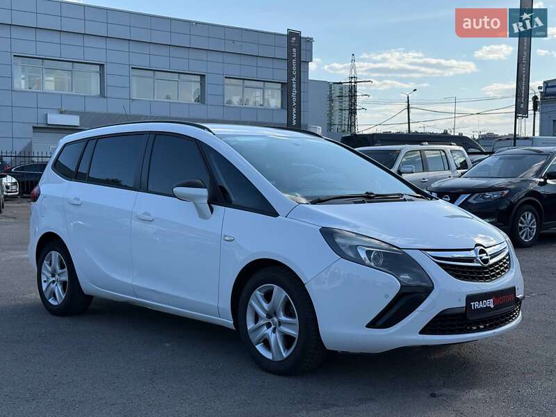 Минивэн Opel Zafira Tourer 2015 в 