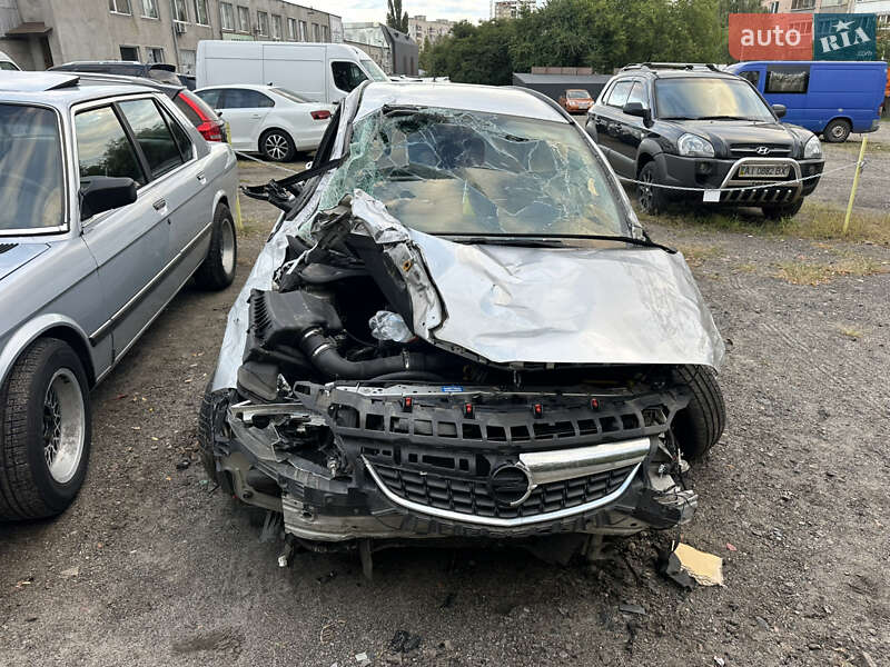 Минивэн Opel Zafira Tourer 2011 в Киеве