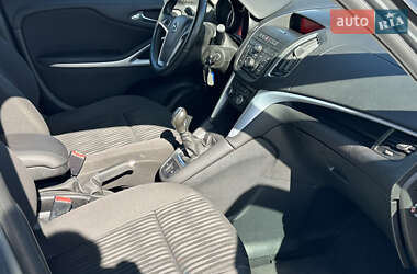 Минивэн Opel Zafira Tourer 2012 в 