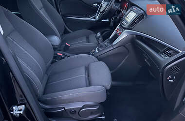 Минивэн Opel Zafira Tourer 2017 в 