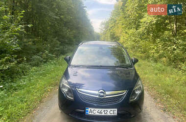 Минивэн Opel Zafira Tourer 2012 в Цумани