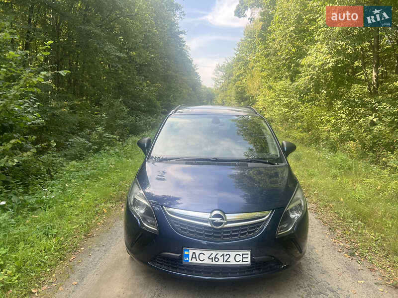 Opel Zafira Tourer 2012 Opel Zafira Tourer 2012