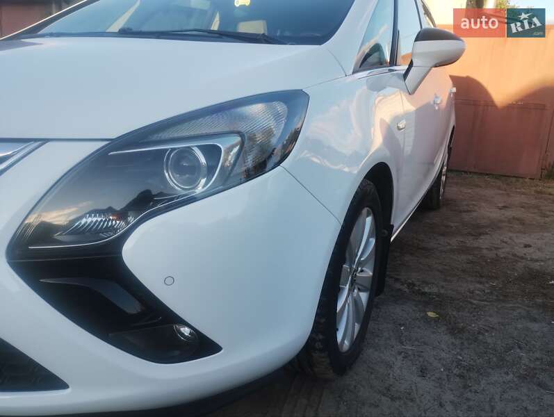 Мінівен Opel Zafira Tourer 2016 в 