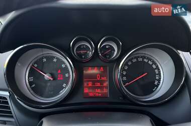 Минивэн Opel Zafira Tourer 2012 в 