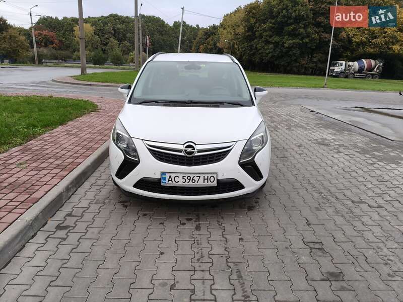 Минивэн Opel Zafira Tourer 2014 в Луцке