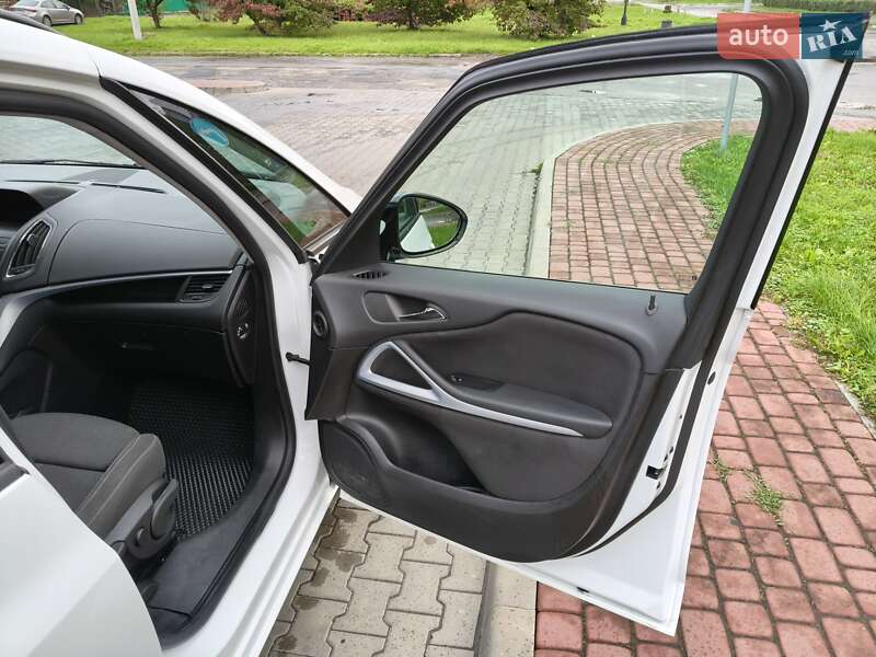 Минивэн Opel Zafira Tourer 2014 в Луцке