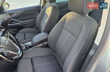 Минивэн Opel Zafira Tourer 2015 в 