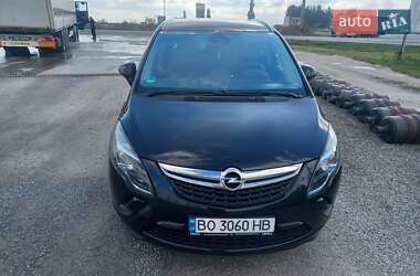 Минивэн Opel Zafira Tourer 2014 в 