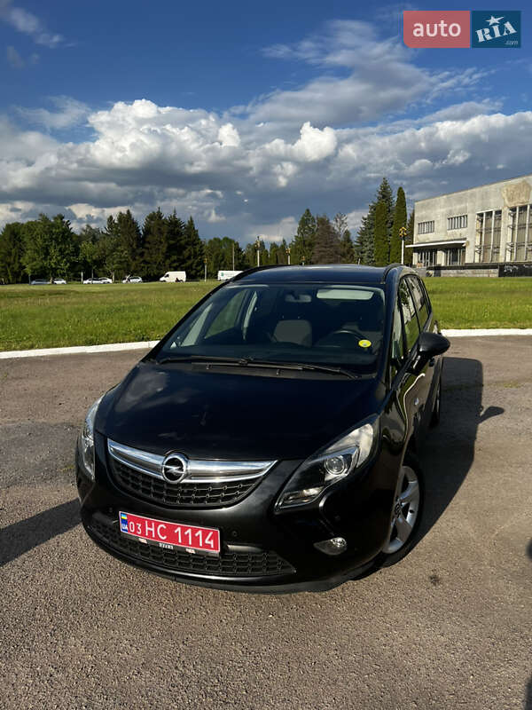 Минивэн Opel Zafira Tourer 2013 в Ровно