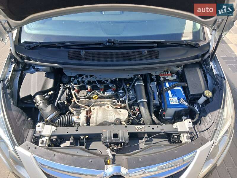 Мінівен Opel Zafira Tourer 2015 в Черкасах фото 18 Мінівен Opel Zafira Tourer 2015 в Черкасах