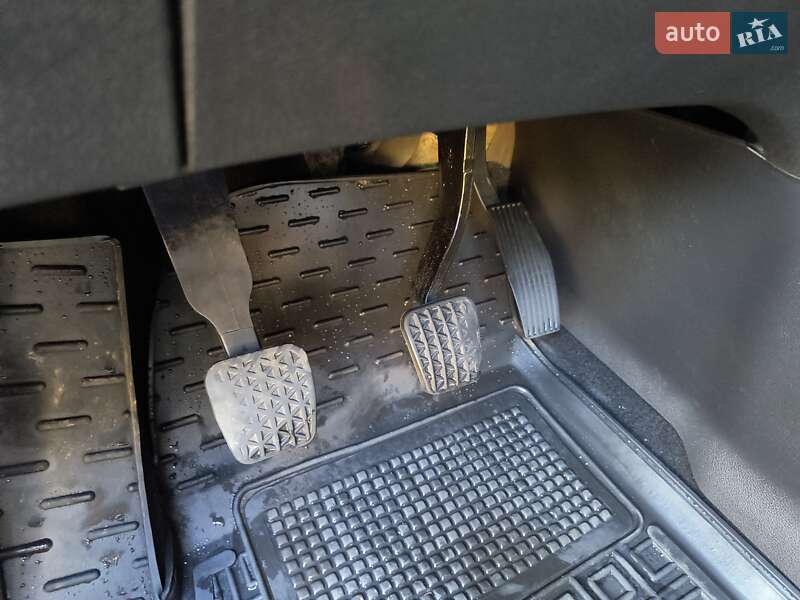 Мінівен Opel Zafira Tourer 2013 в Рівному фото 11 Мінівен Opel Zafira Tourer 2013 в Рівному
