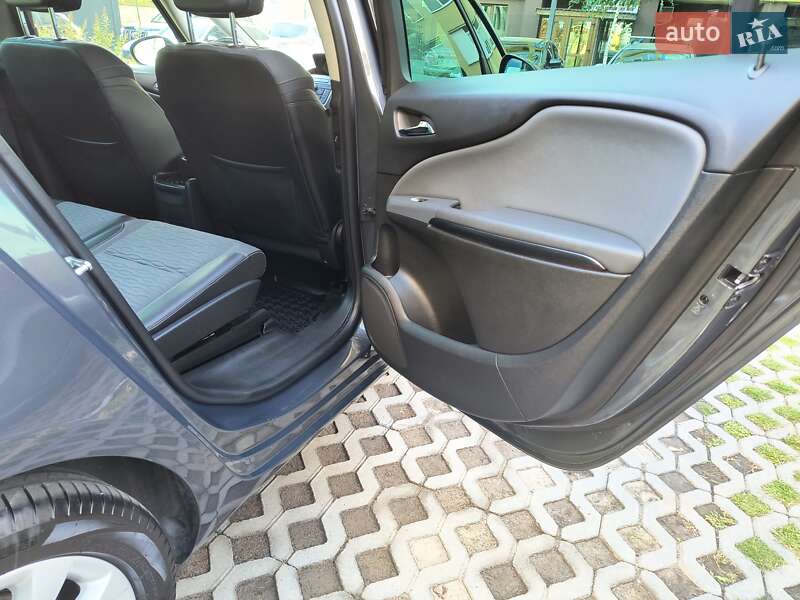 Мінівен Opel Zafira Tourer 2013 в Рівному фото 32 Мінівен Opel Zafira Tourer 2013 в Рівному