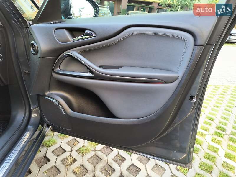 Мінівен Opel Zafira Tourer 2013 в Рівному фото 33 Мінівен Opel Zafira Tourer 2013 в Рівному