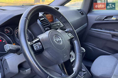 Мінівен Opel Zafira Tourer 2013 в 