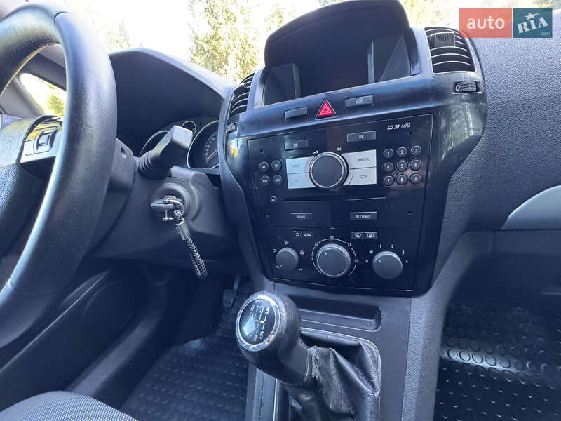 Минивэн Opel Zafira Tourer 2013 в Ровно