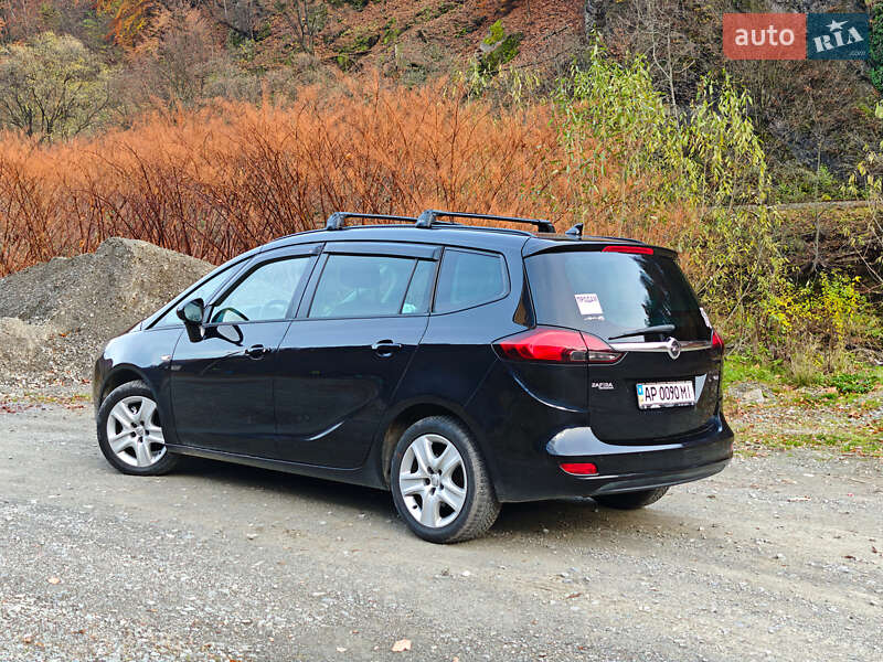 Минивэн Opel Zafira Tourer 2012 в Рахове