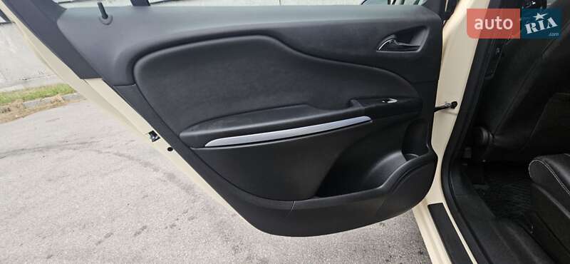 Минивэн Opel Zafira Tourer 2017 в Киеве