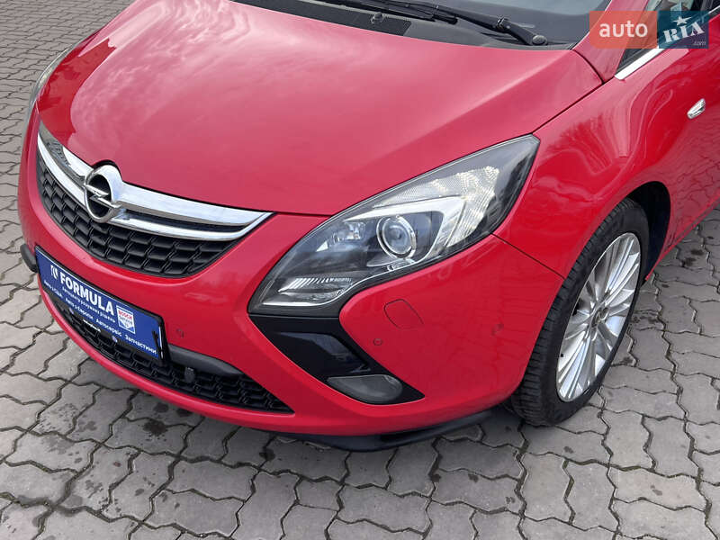 Минивэн Opel Zafira Tourer 2012 в Нововолынске
