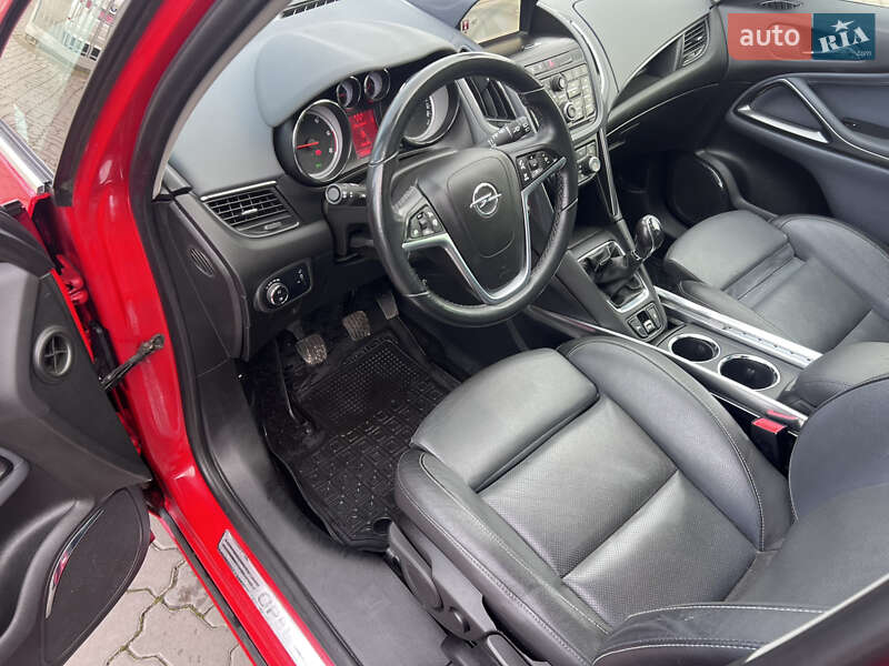 Минивэн Opel Zafira Tourer 2012 в Нововолынске