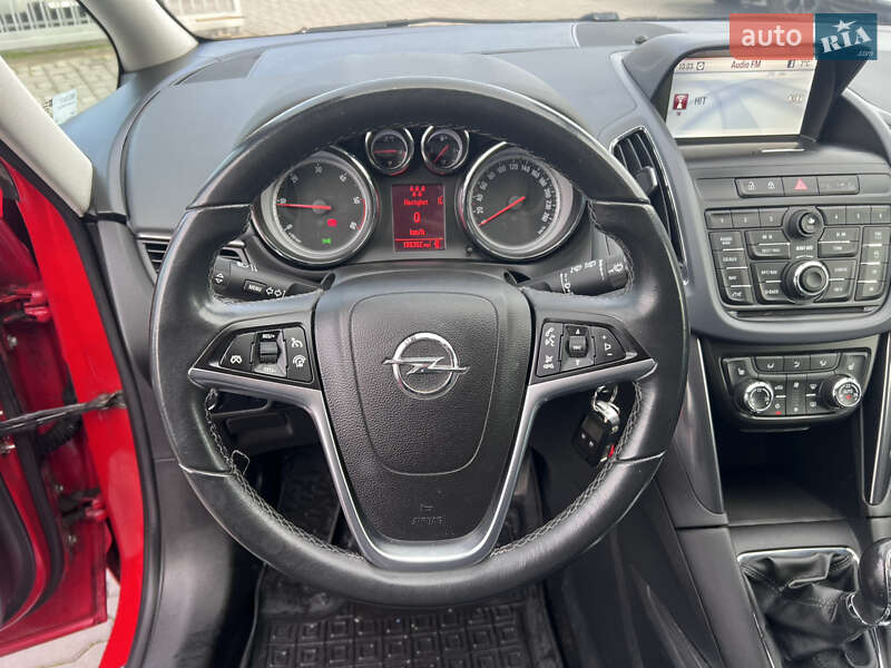 Минивэн Opel Zafira Tourer 2012 в Нововолынске