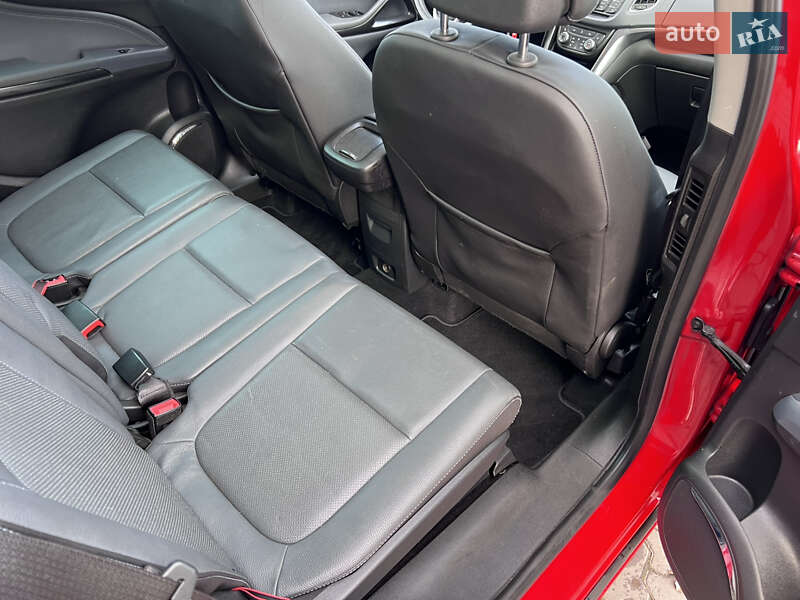 Минивэн Opel Zafira Tourer 2012 в Нововолынске