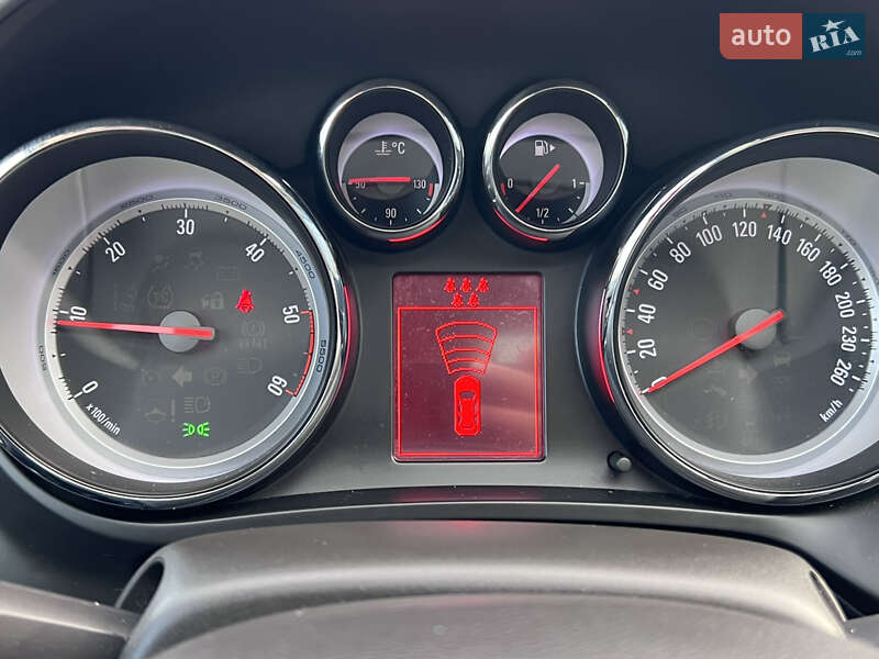 Минивэн Opel Zafira Tourer 2012 в Нововолынске