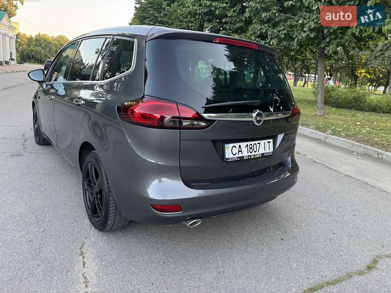 Минивэн Opel Zafira Tourer 2011 в Умани