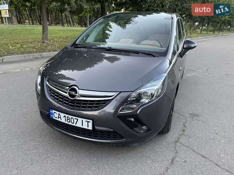 Минивэн Opel Zafira Tourer 2011 в Умани