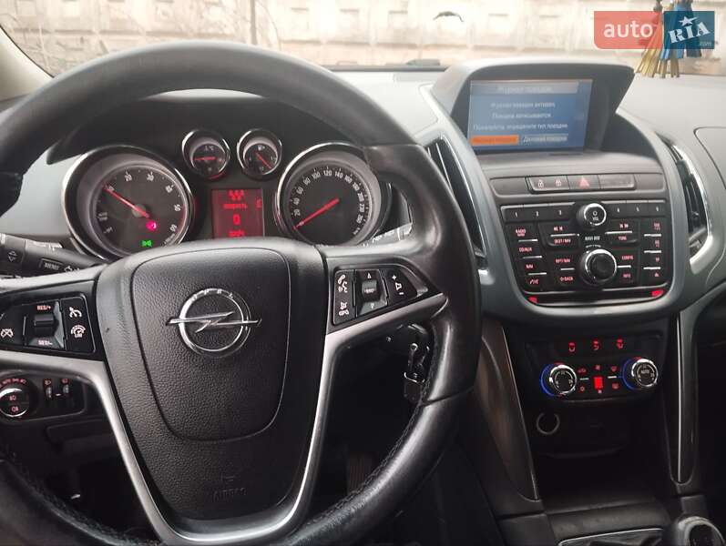 Мінівен Opel Zafira Tourer 2012 в Кривому Розі