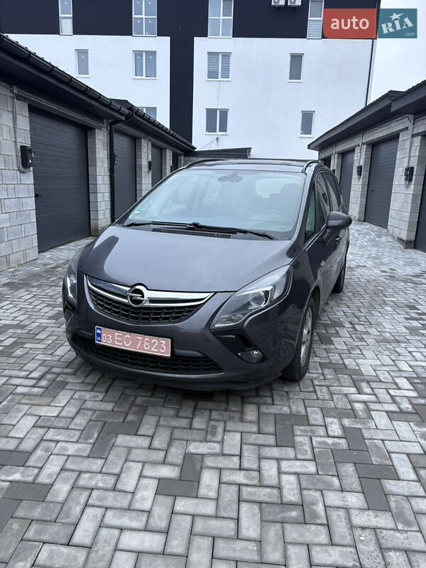 Opel Zafira Tourer 2012
