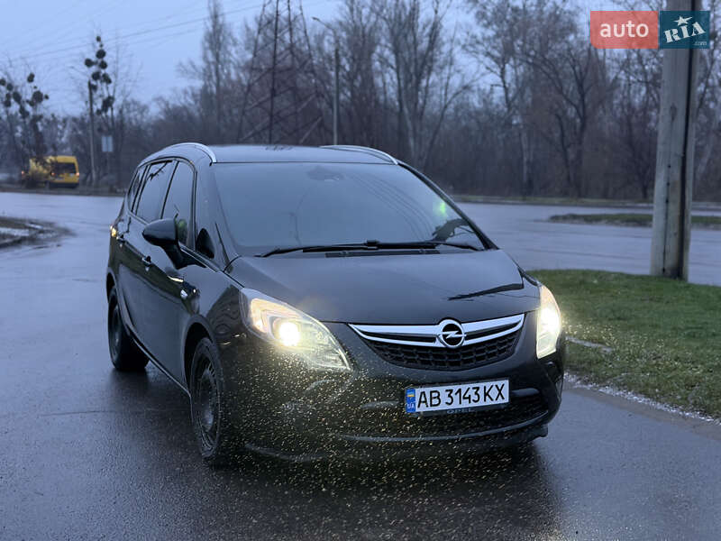 Opel Zafira Tourer 2014