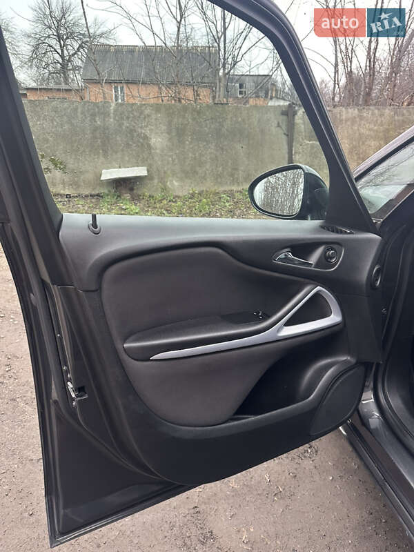 Мінівен Opel Zafira Tourer 2012 в Хоролі