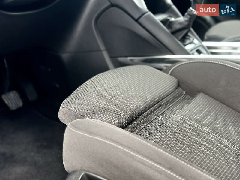 Мінівен Opel Zafira Tourer 2015 в Житомирі