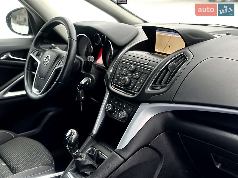 Мінівен Opel Zafira Tourer 2015 в Житомирі