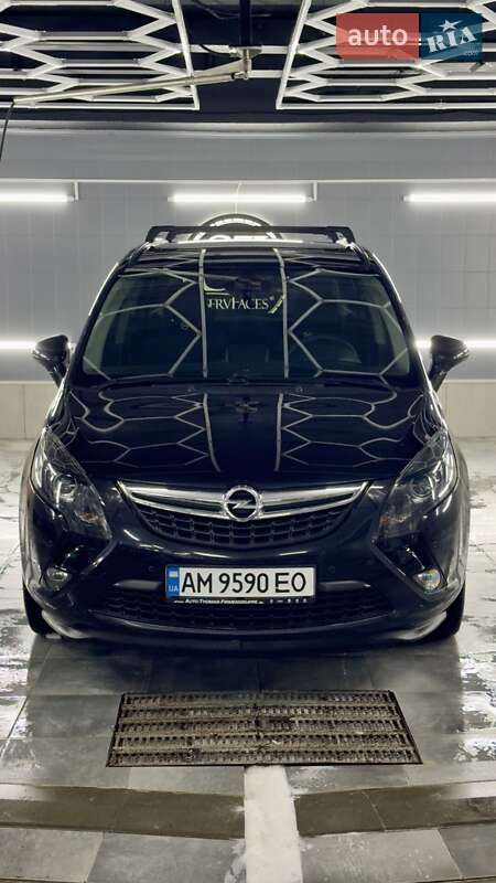 Opel Zafira Tourer 2015